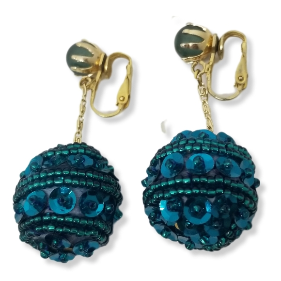 1960S MADE IN HONG KONG BLUE & GOLD SEQUIN BALL DROP CLIP ON EARRINGS - Picture 4 of 5